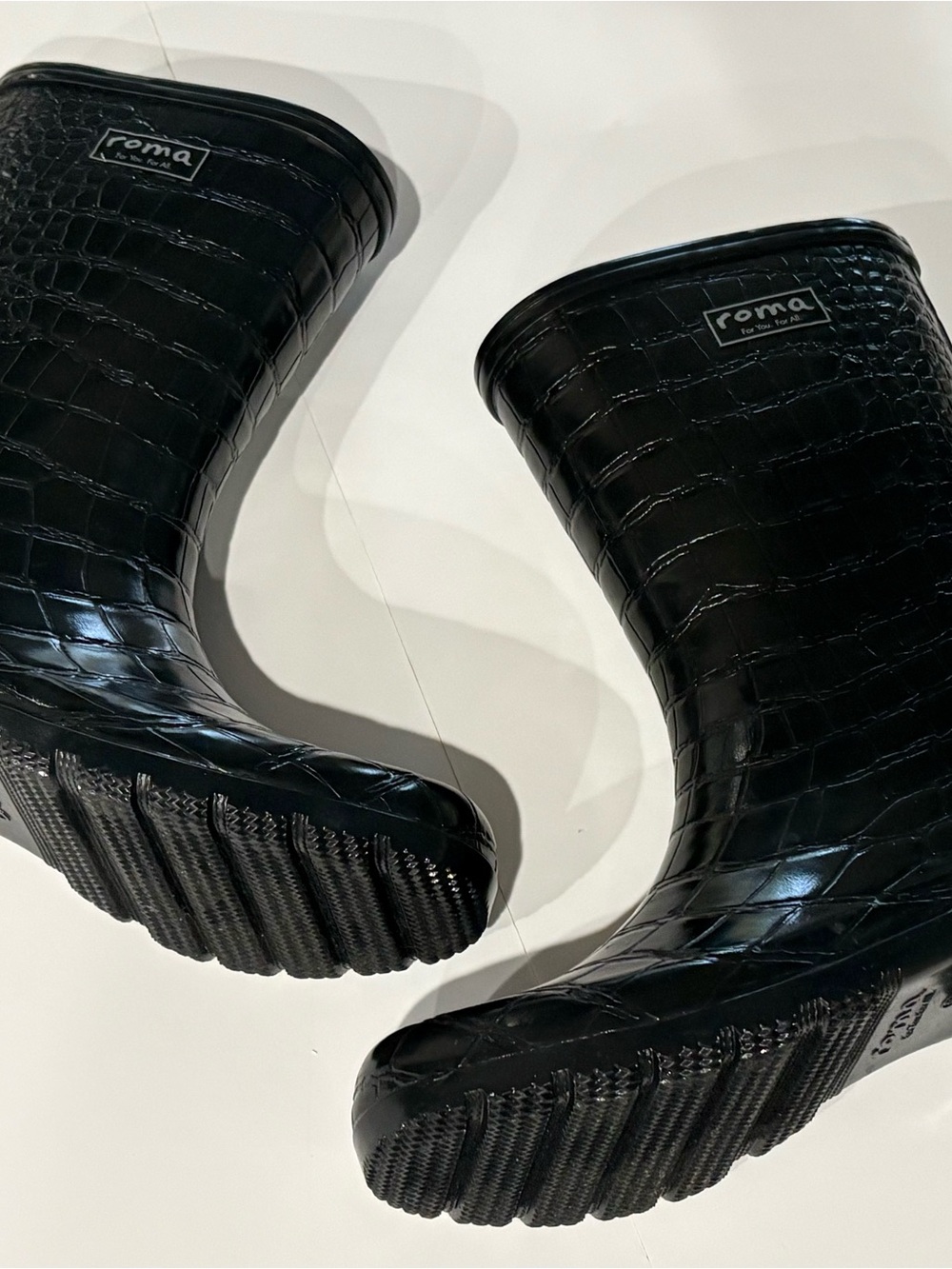 Roma Black Croc-Embossed Rain Boots for Women size 8